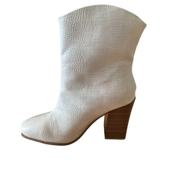 C. Comfort Shoes - C. COMFORT CREAM COLOR CROC EMBOSSED VEGAN LEATHER HEELED BOOTS 9 NWOB